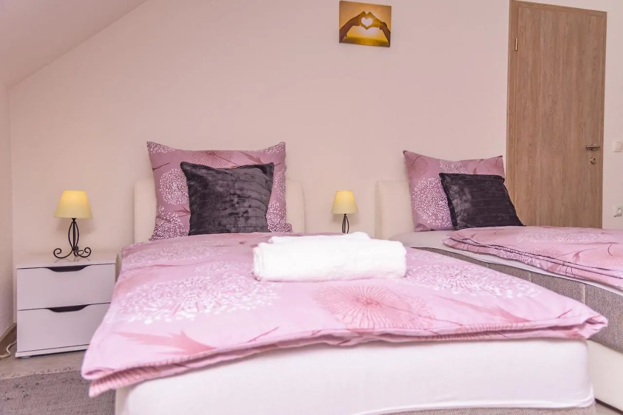 Apartmani Marijamagdalena Gračac Appartamento
