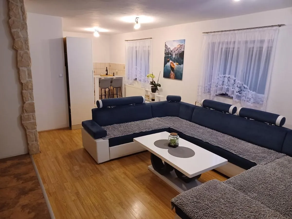 Apartmani Marijamagdalena Gračac Appartamento