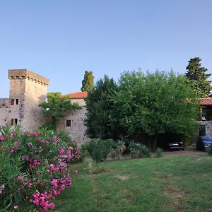 Appartamento Jankovich Castle, Benkovac